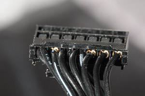 "Detail of the original 7-pin fan connector"